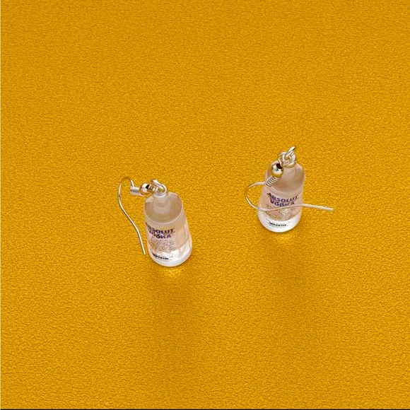 Absolut Vodka‎ earrings - Picture 2 of 2